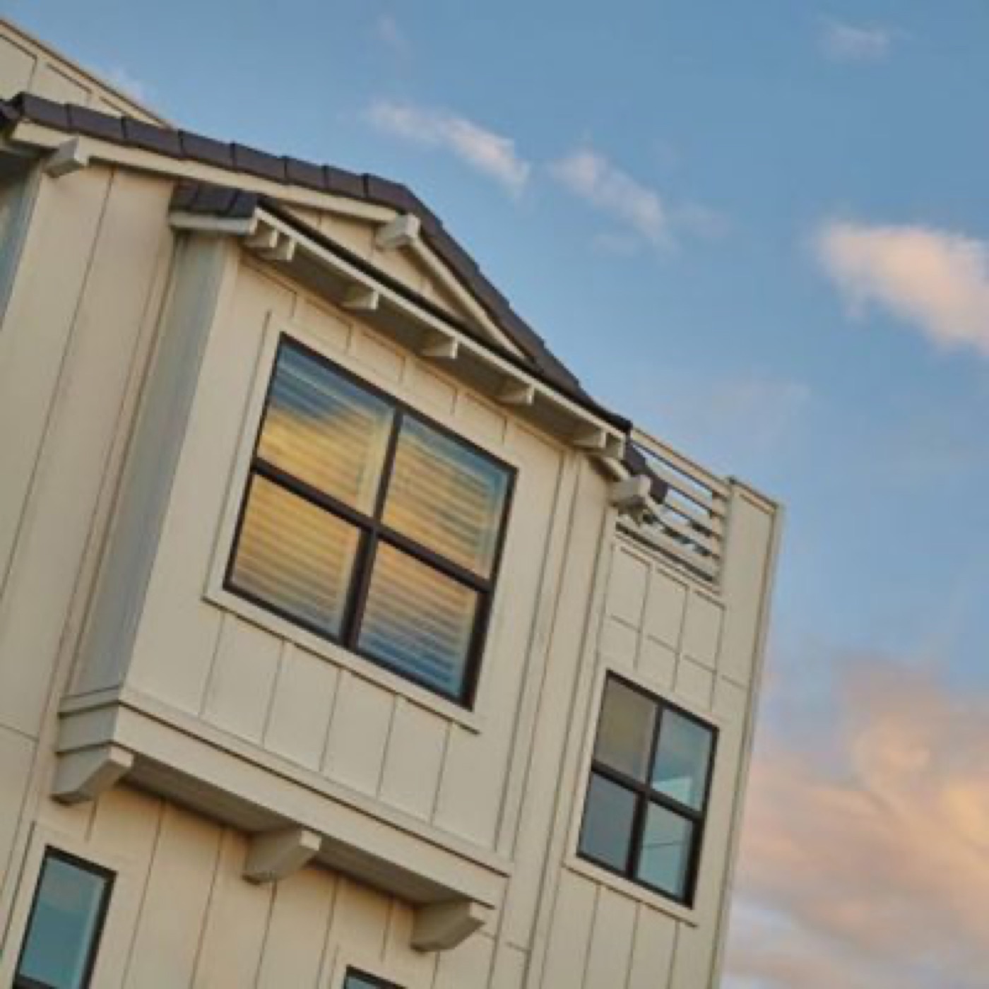 Ply Gem West Pro Series 200 windows on a new home exterior